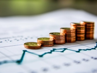 合远基金三年高开低走，最新规模跌破百亿，多只产品亏超20%